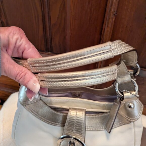 Coach F17219 Soho Lynn Ivory White & Gold Leather Hobo Shoulder Bag Purse - Picture 14 of 16